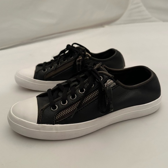 Coach Empire Zipper black leather low top sneakers - Picture 4 of 10